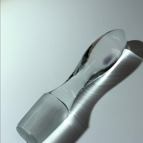 Crystal wine bottle stopper with etched bottom - Picture 5 of 12